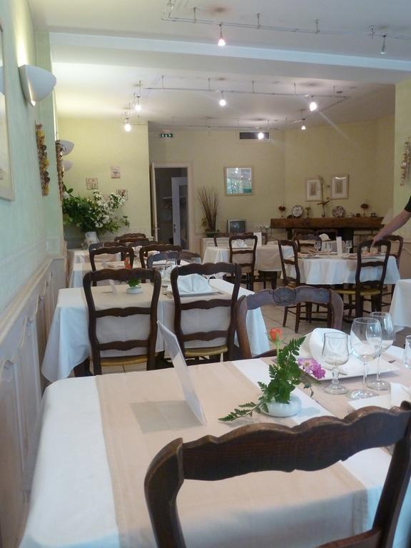 Hotel De France Objat Zewnętrze zdjęcie